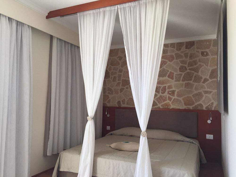 Al Mare 4* Kiotari